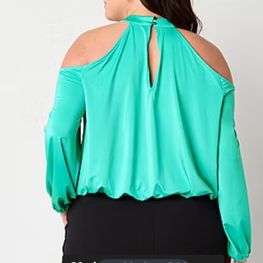Bold Elements Womens Plus Keyhole Neck Long Sleeve Blouse
